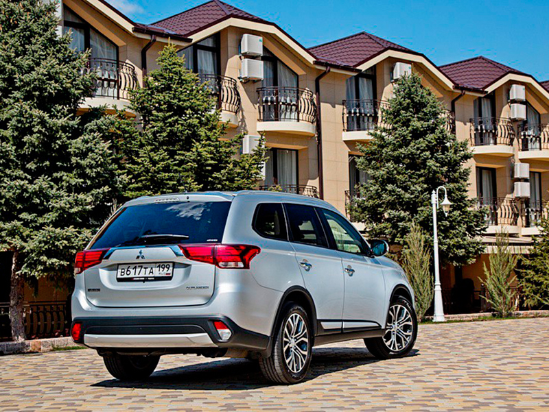 Mitsubishi Outlander Mitsubishi Outlander