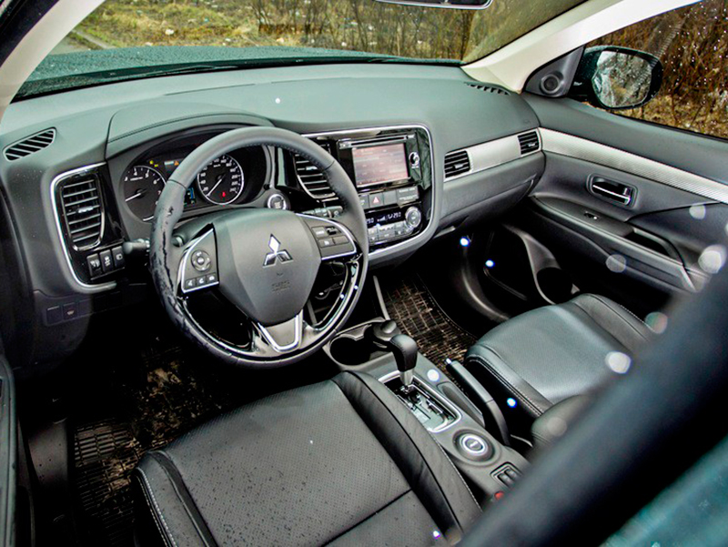 Mitsubishi Outlander Mitsubishi Outlander