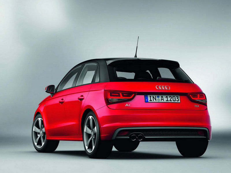 Audi A1 Sportback. Чем-то напоминает маленький кроссовер Audi A1 Sportback. Чем-то напоминает маленький кроссовер