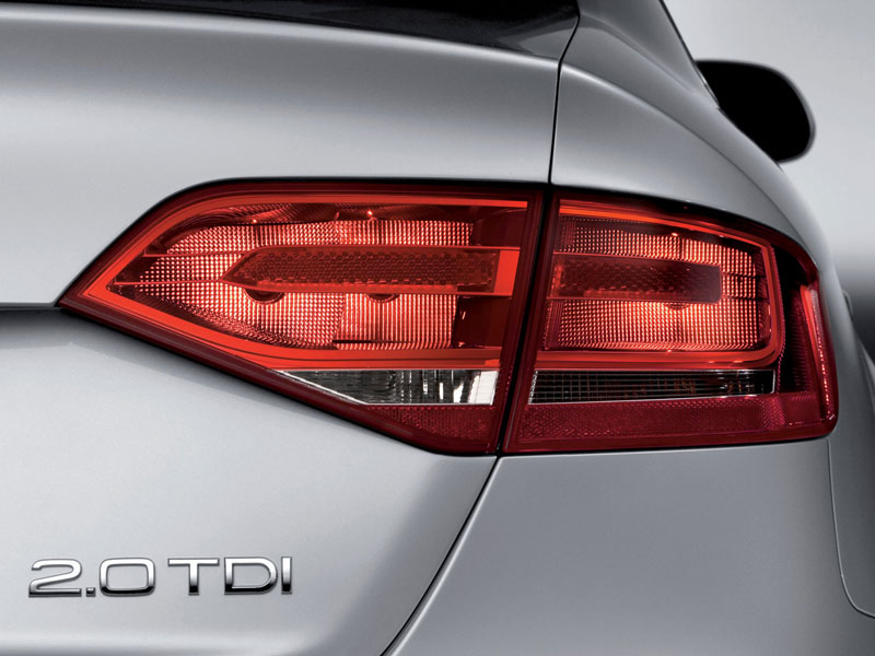 Задняя оптика Audi A4 Задняя оптика Audi A4