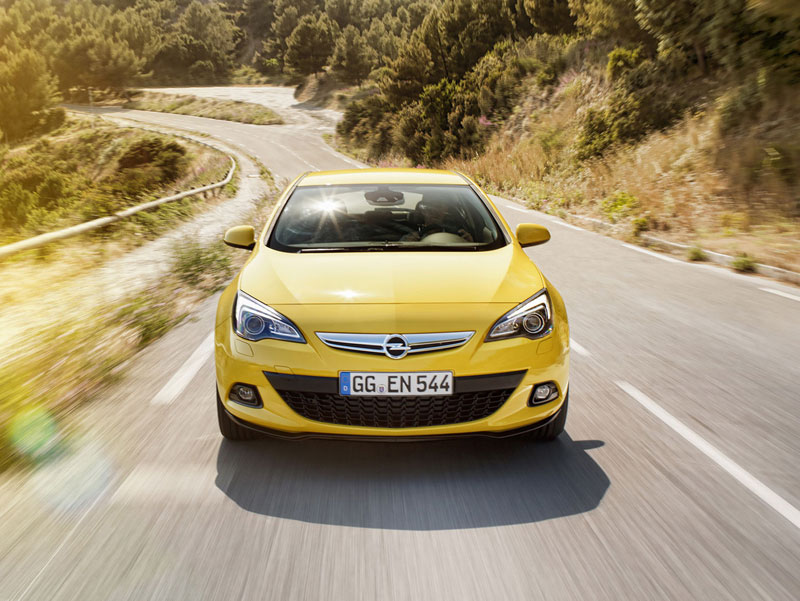 Opel Astra GTC. Красиво? Да! А еще - быстро! Opel Astra GTC. Красиво? Да! А еще - быстро!