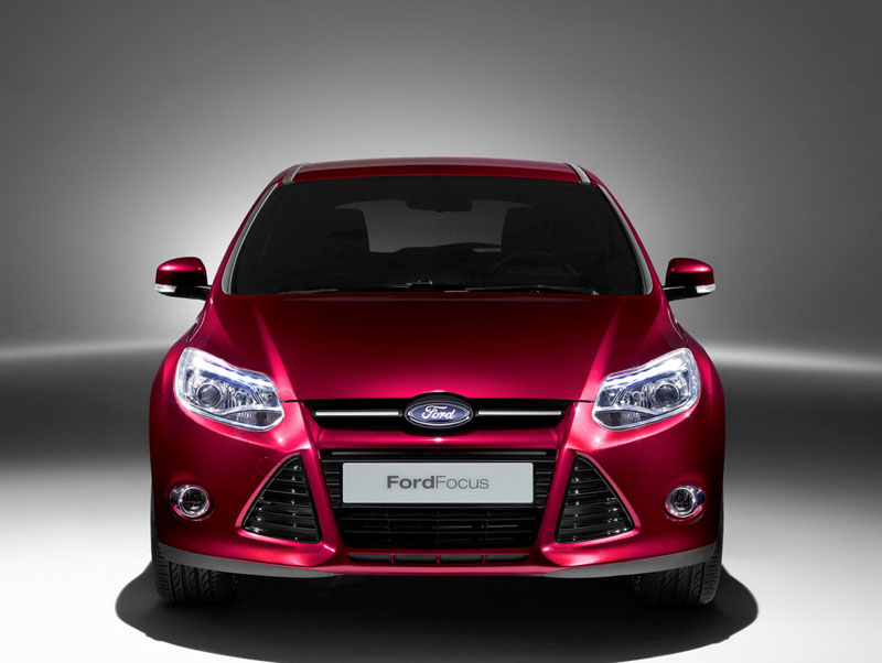 Ford Focus III. Кинетическая мордашка Фокуса с треугольными клыками воздухозаборников останется неизменной независимо от того, американец он, немец, русский или китаец Ford Focus III. Кинетическая мордашка Фокуса с треугольными клыками воздухозаборников останется неизменной независимо от того, американец он, немец, русский или китаец