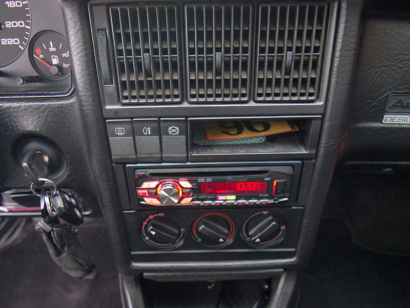 Audi 80 Design Edition. Передняя консоль Audi 80 Design Edition. Передняя консоль