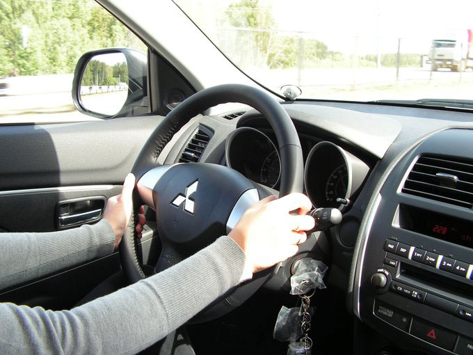 Mitsubishi ASX. Рулевое колесо и центральная консоль Mitsubishi ASX. Рулевое колесо и центральная консоль