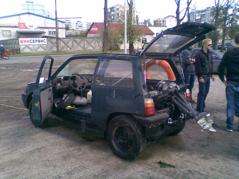 Автомобиль-амфибия в Калининграде