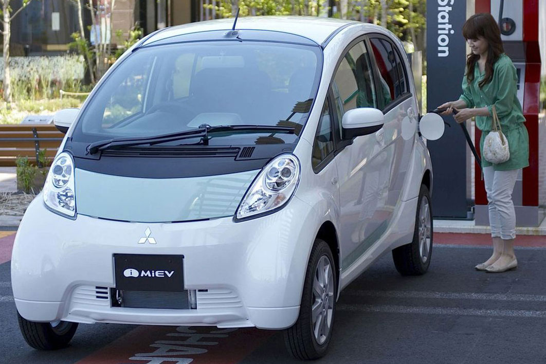 Безопасный электрокар Mitsubishi i-MiEV Безопасный электрокар Mitsubishi i-MiEV